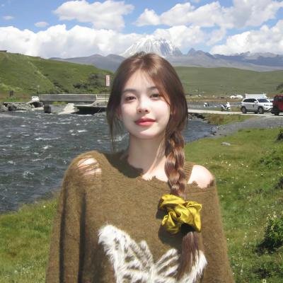 像两滴水